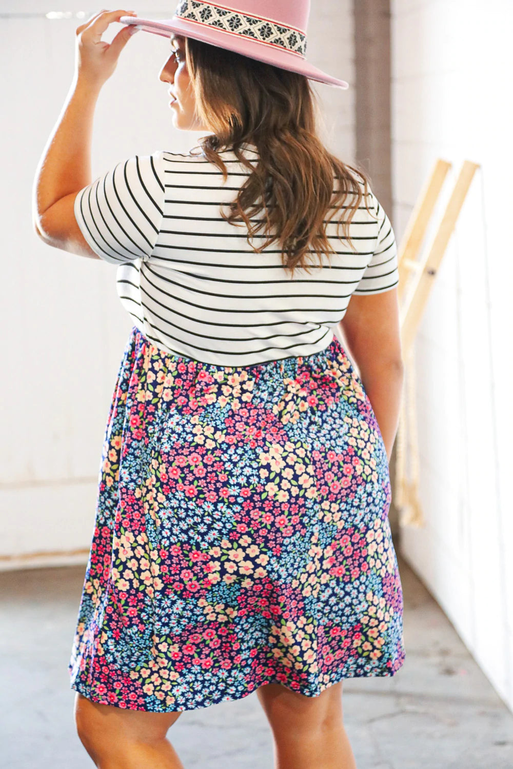 STRIPE & MULTICOLOR FLORAL COLOR BLOCK TIERED DRESS