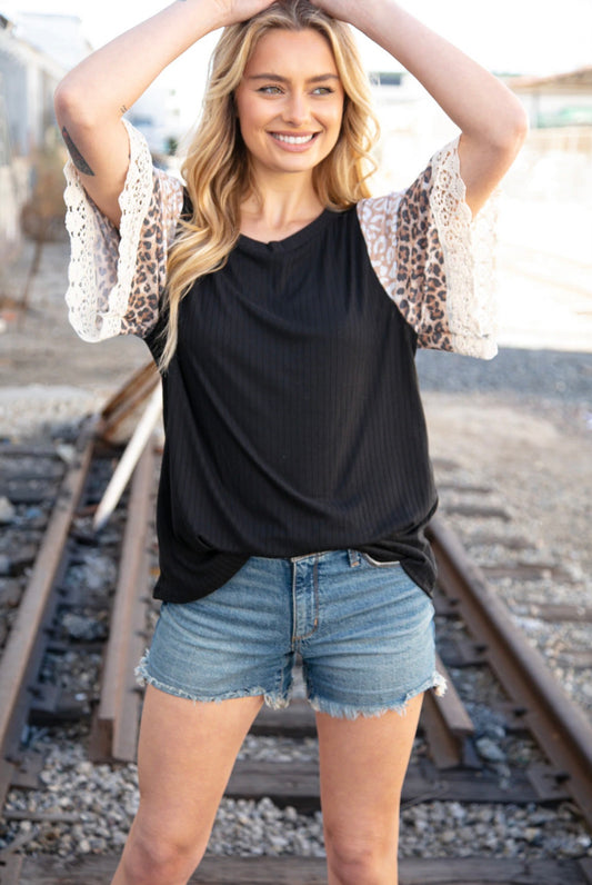 LEOPARD PRINT BELL SLEEVE CROCHET TOP